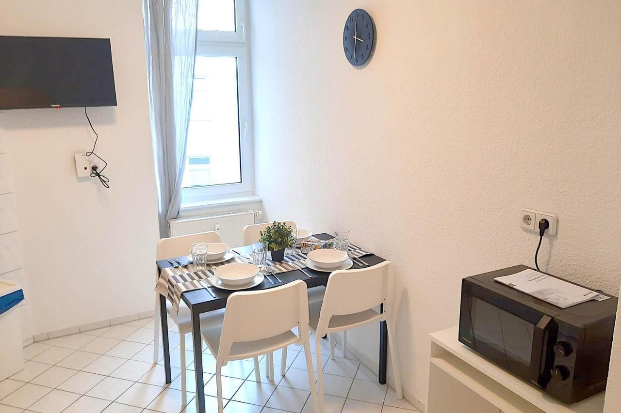 Cozy 2 Room Apartment In Magdeburg Kültér fotó